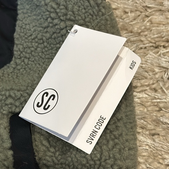 Sovereign Code Clubhouse Reversible Vest - Boys size 6 - Picture 7 of 7